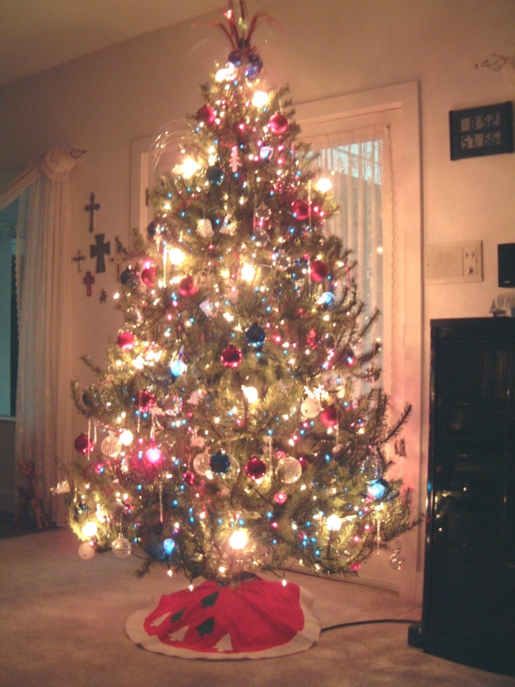Hildebrand Christmas ScreenSaver/1024x768_2001-12 Red White & Blue Christmas 09.jpg